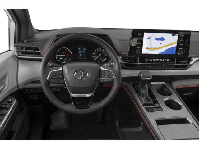 Used 2023 Toyota Sienna XSE FWD image 7