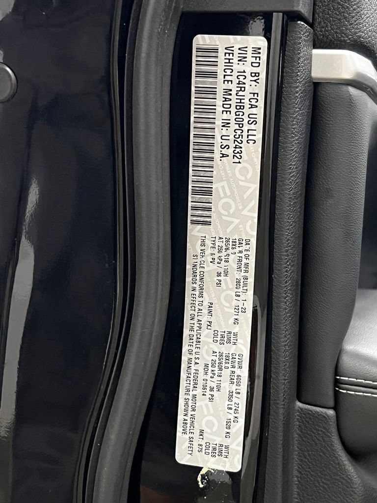 Used 2023 Jeep Grand Cherokee Limited AWD/4WD image 27