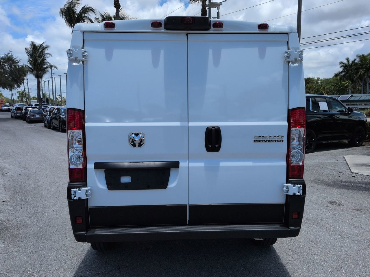 Used 2025 RAM ProMaster 2500 w/ Convenience Group FWD image 6