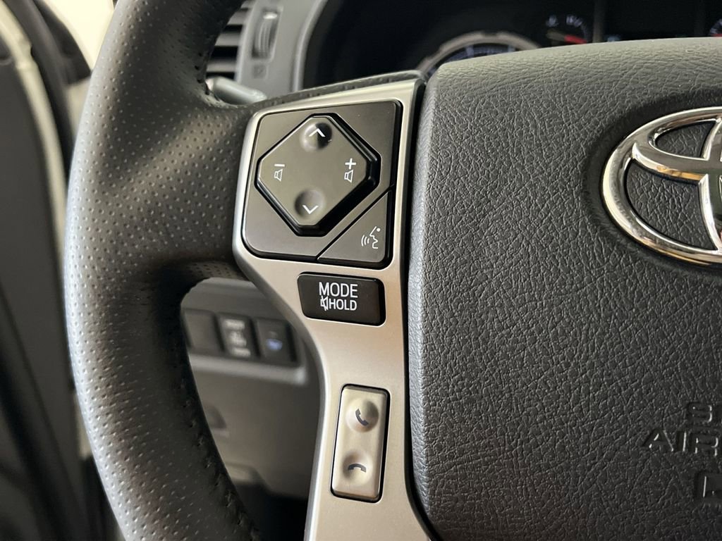 Used 2022 Toyota 4Runner Limited AWD/4WD image 38