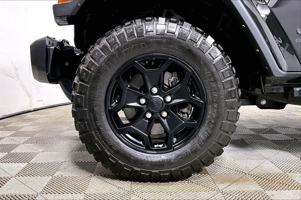 Used 2023 Jeep Gladiator Willys image 8