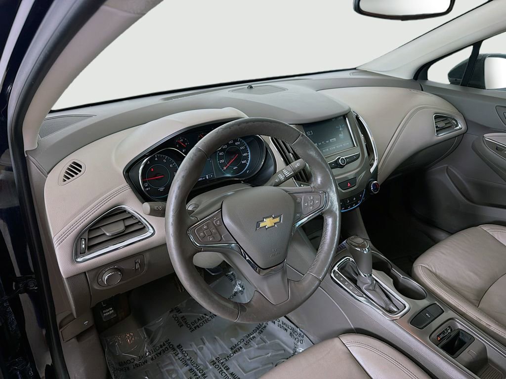 Used 2016 Chevrolet Cruze Premier w/ Enhanced Convenience Package FWD image 17
