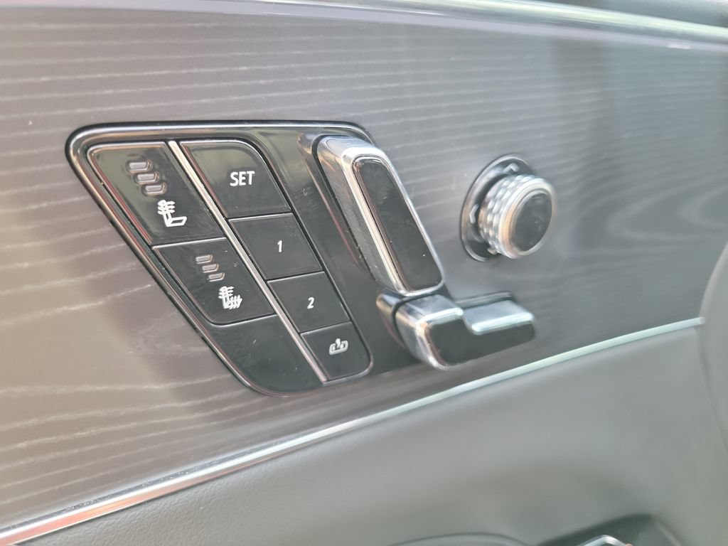 Used 2024 Cadillac Lyriq Sport w/ LPO, Floor Liner Package AWD/4WD image 18