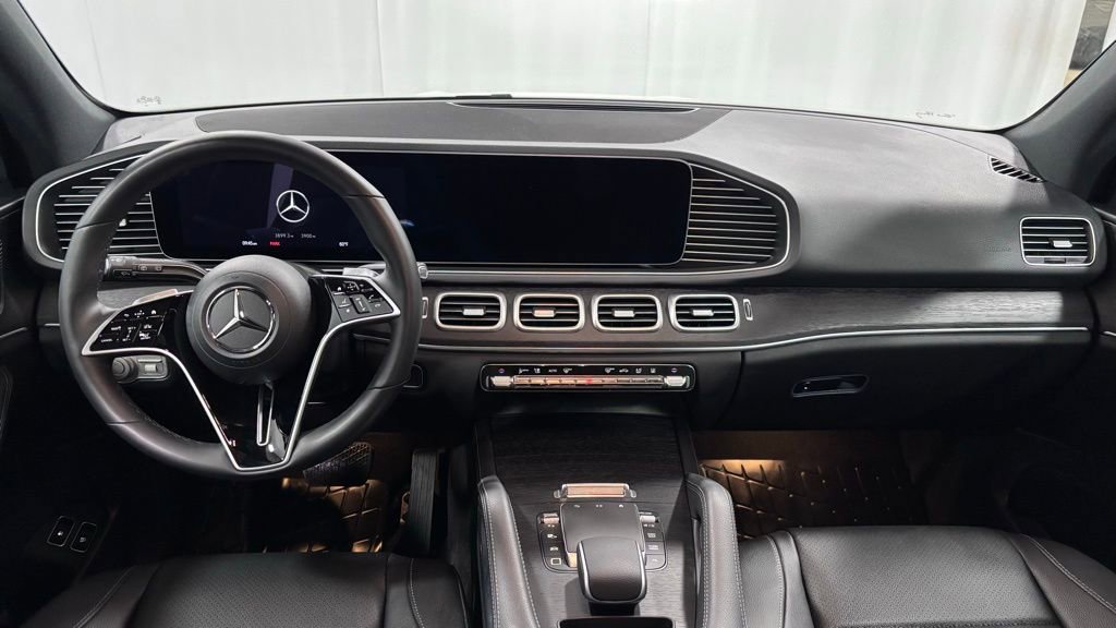 Used 2026 Mercedes-Benz GLE 450e 4MATIC image 2