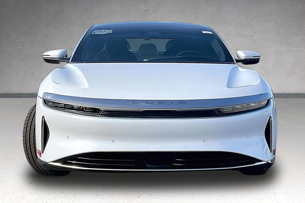 Used 2024 Lucid Air Touring AWD/4WD image 3