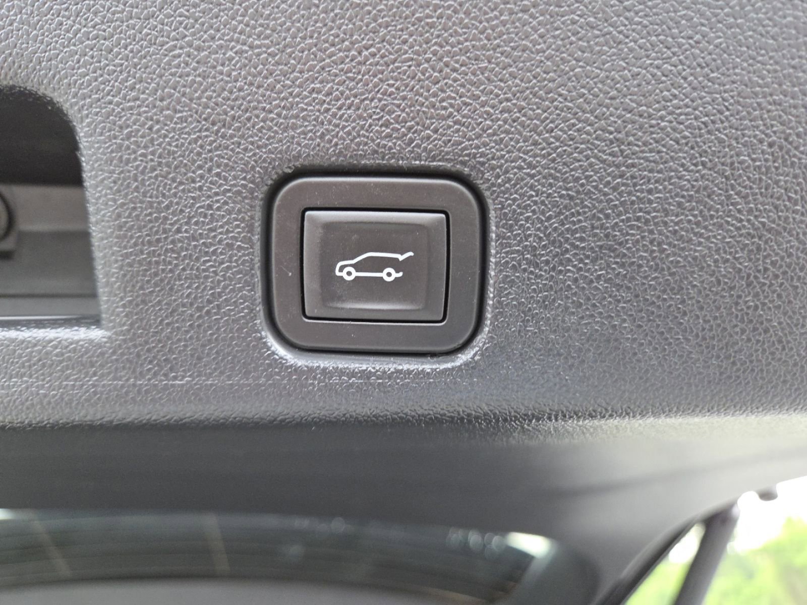 Used 2024 GMC Acadia Elevation AWD/4WD image 25
