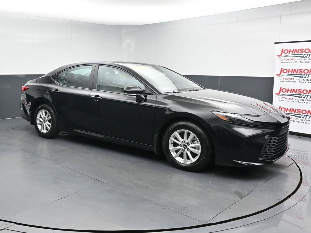 Used 2025 Toyota Camry LE FWD image 2