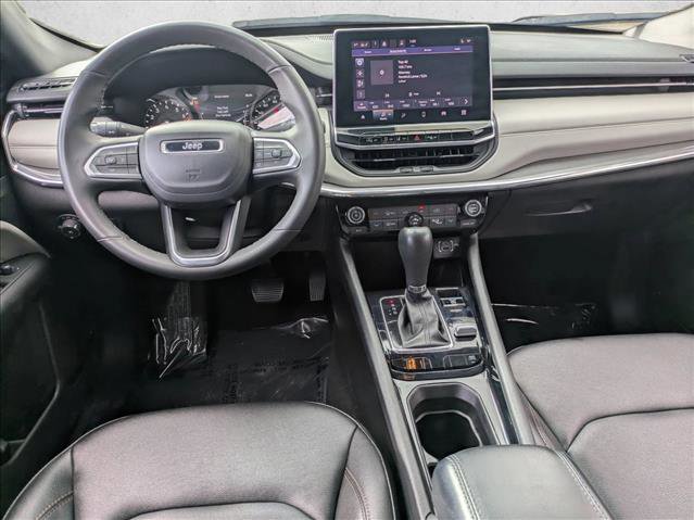 Used 2024 Jeep Compass Limited image 15