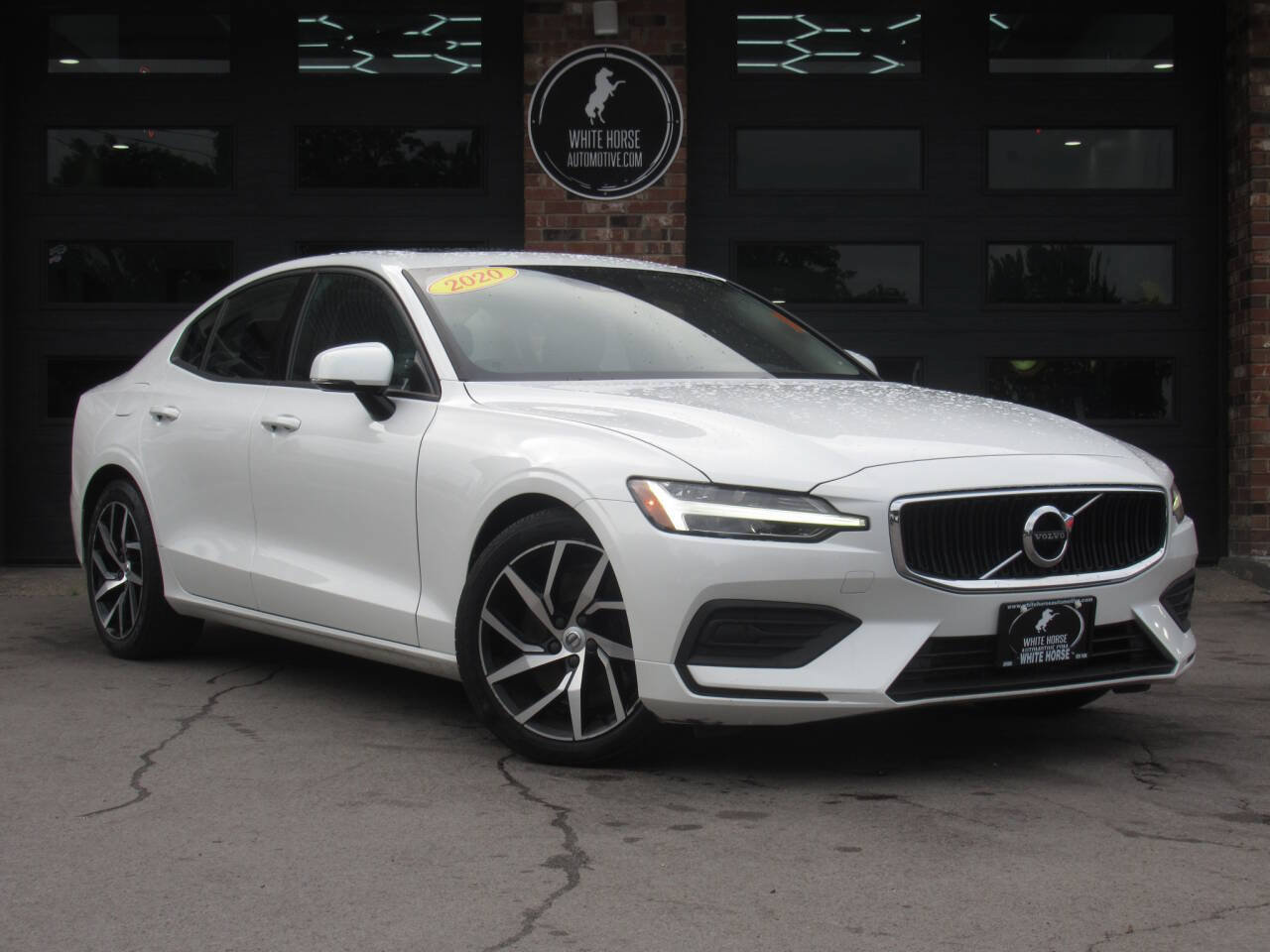 Used 2020 Volvo S60 T6 Momentum w/ Protection Package AWD/4WD image 1