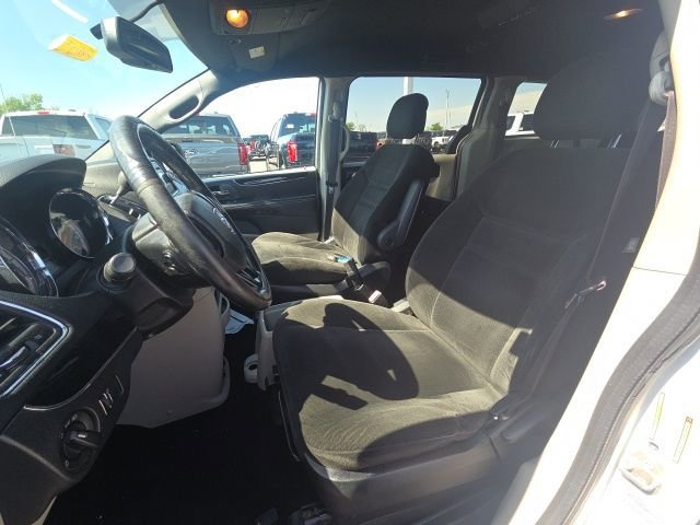 Used 2016 Dodge Grand Caravan SE FWD image 24