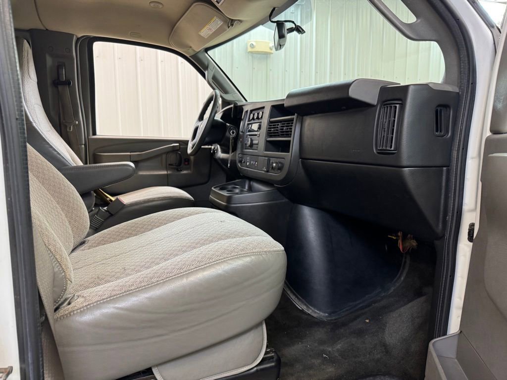 Used 2017 Chevrolet Express 3500 LT w/ LT Preferred Equipment Group image 20