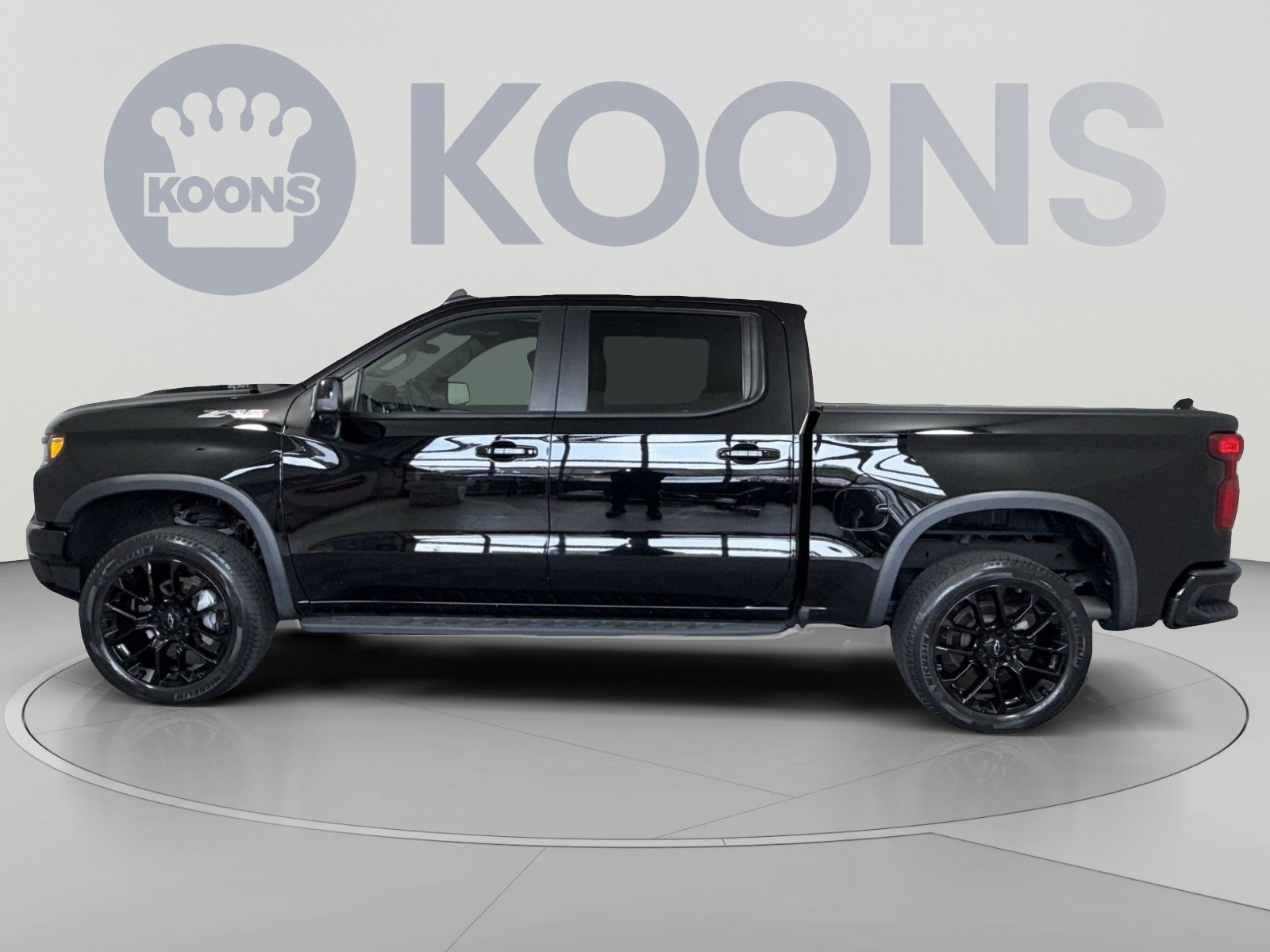 Used 2022 Chevrolet Silverado 1500 ZR2 w/ Technology Package AWD/4WD image 2