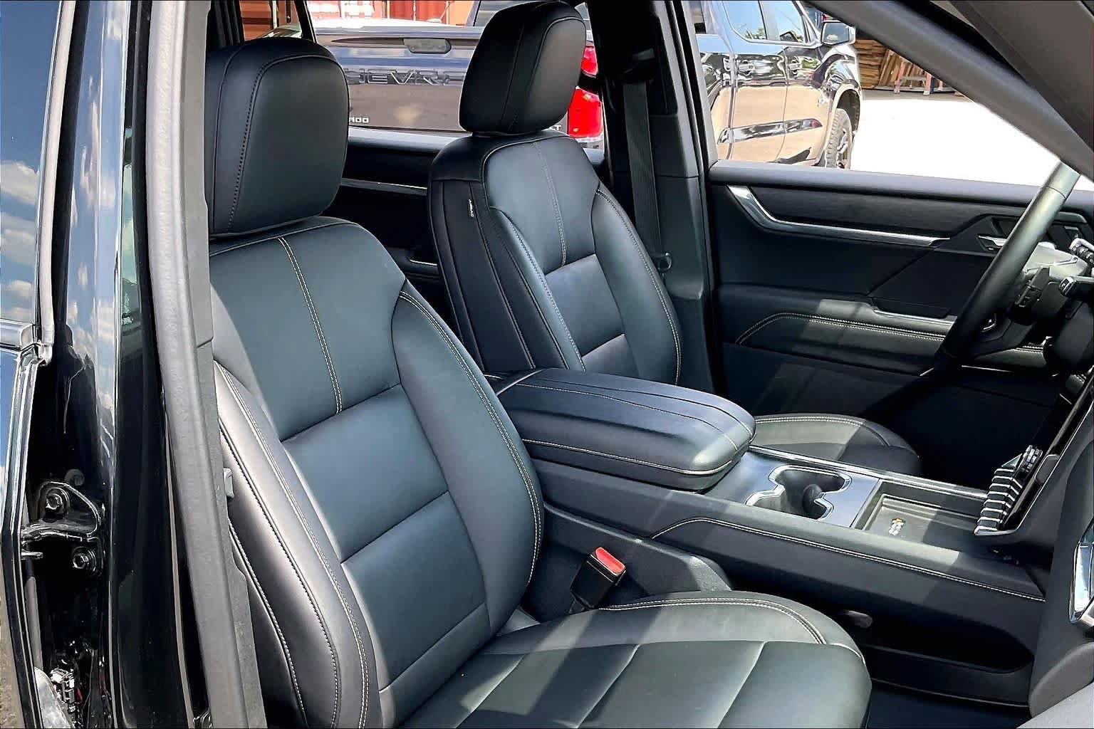 Certified 2024 GMC Acadia Elevation AWD/4WD image 9