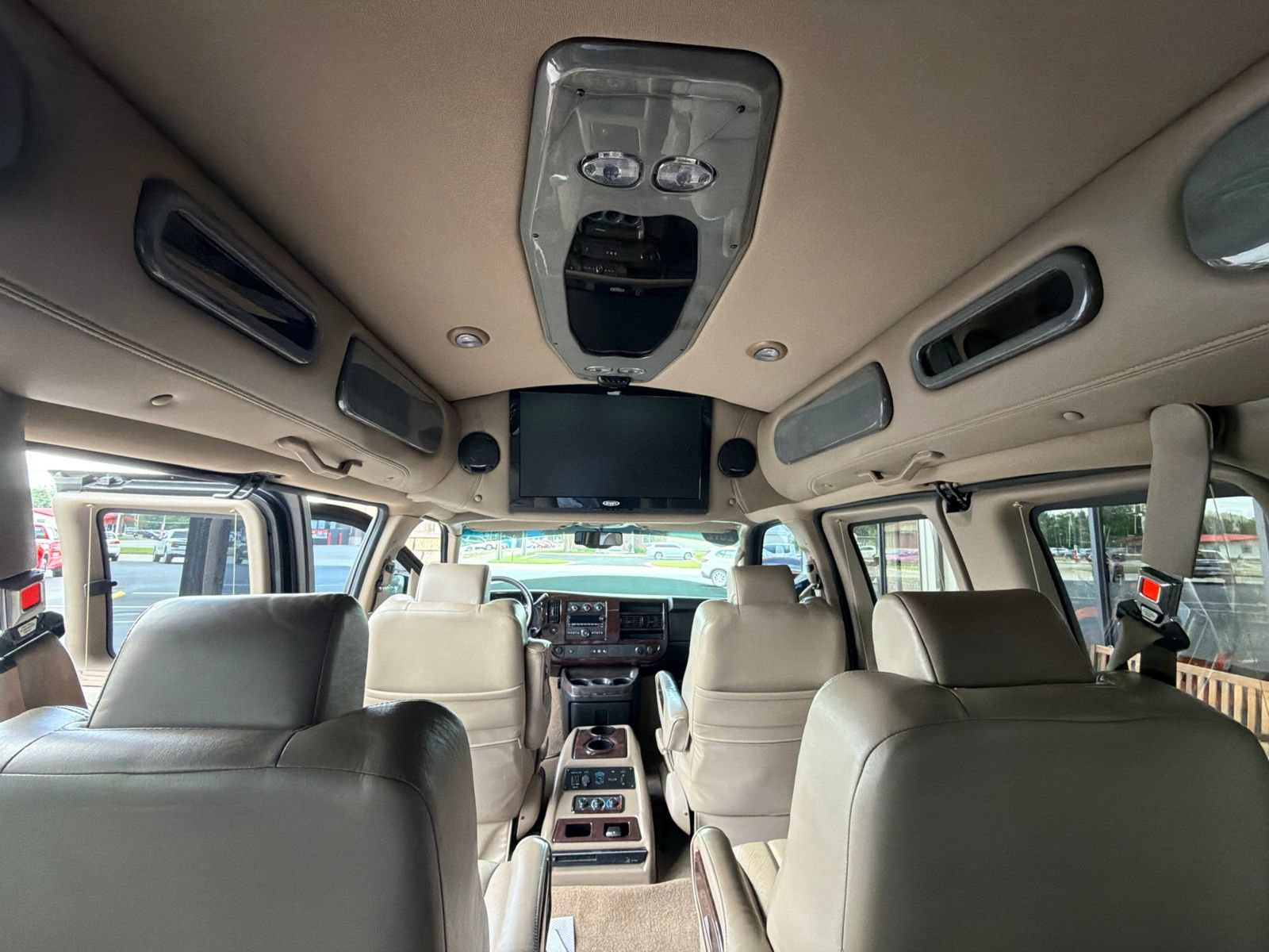 Used 2012 Chevrolet Express 1500 RWD image 4