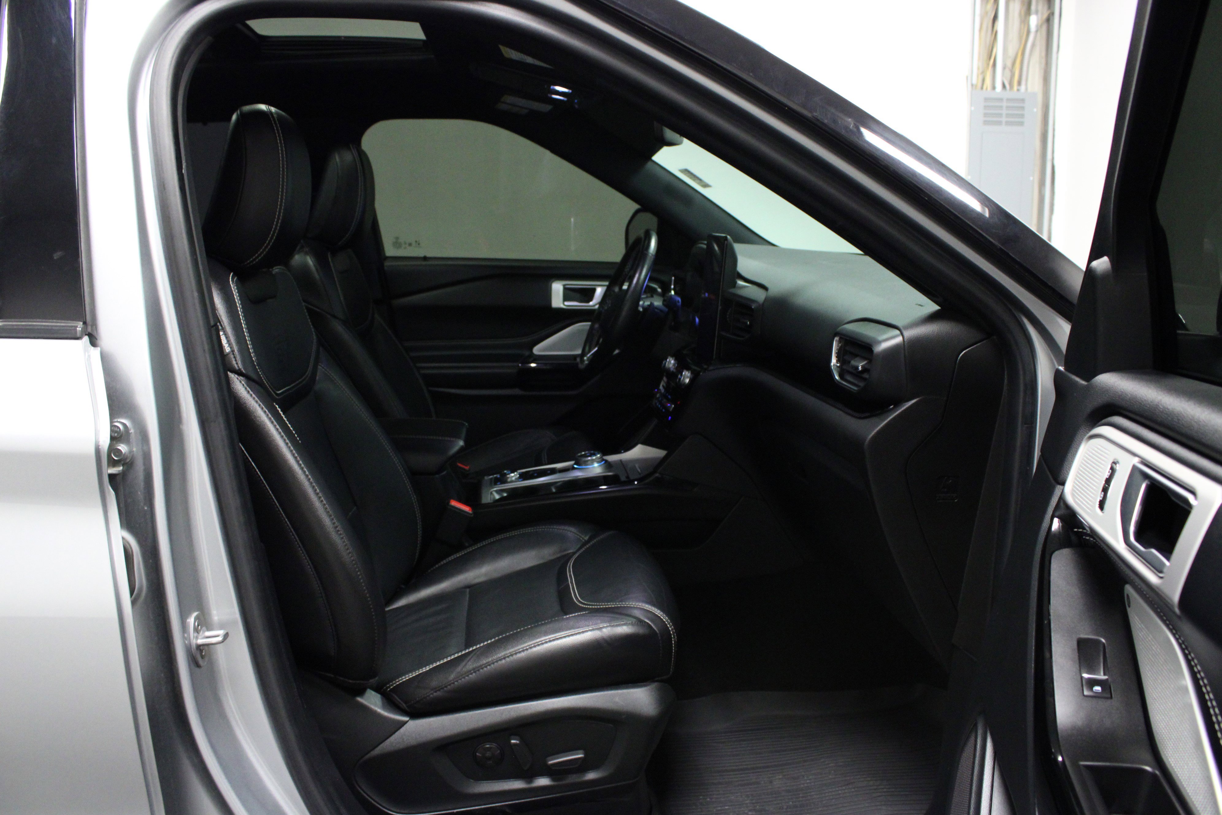 Used 2022 Ford Explorer ST w/ Equipment Group 401A image 17