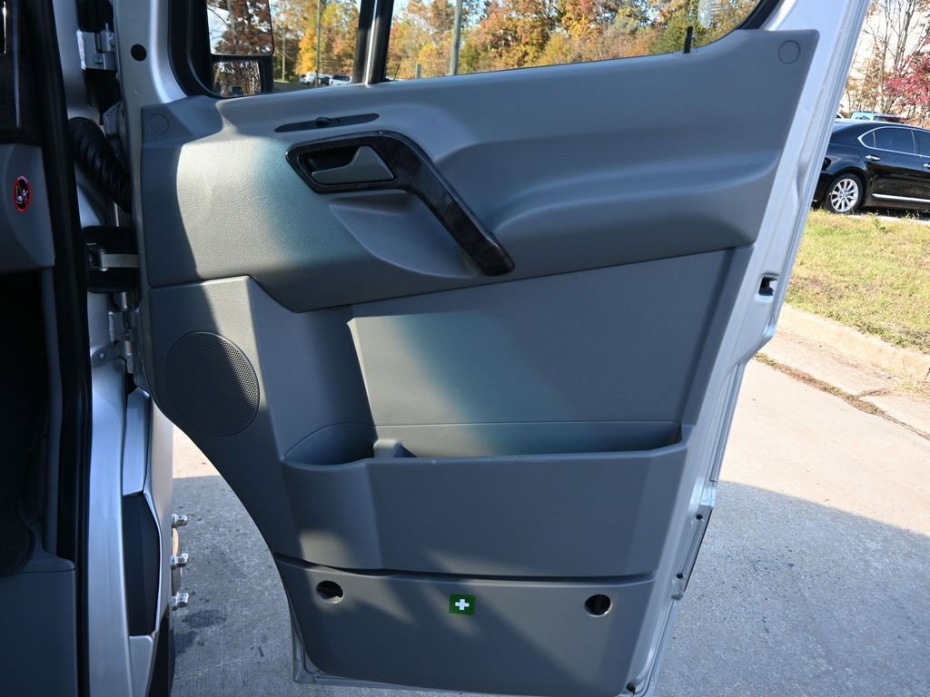 Used 2014 Mercedes-Benz Sprinter 3500 image 19