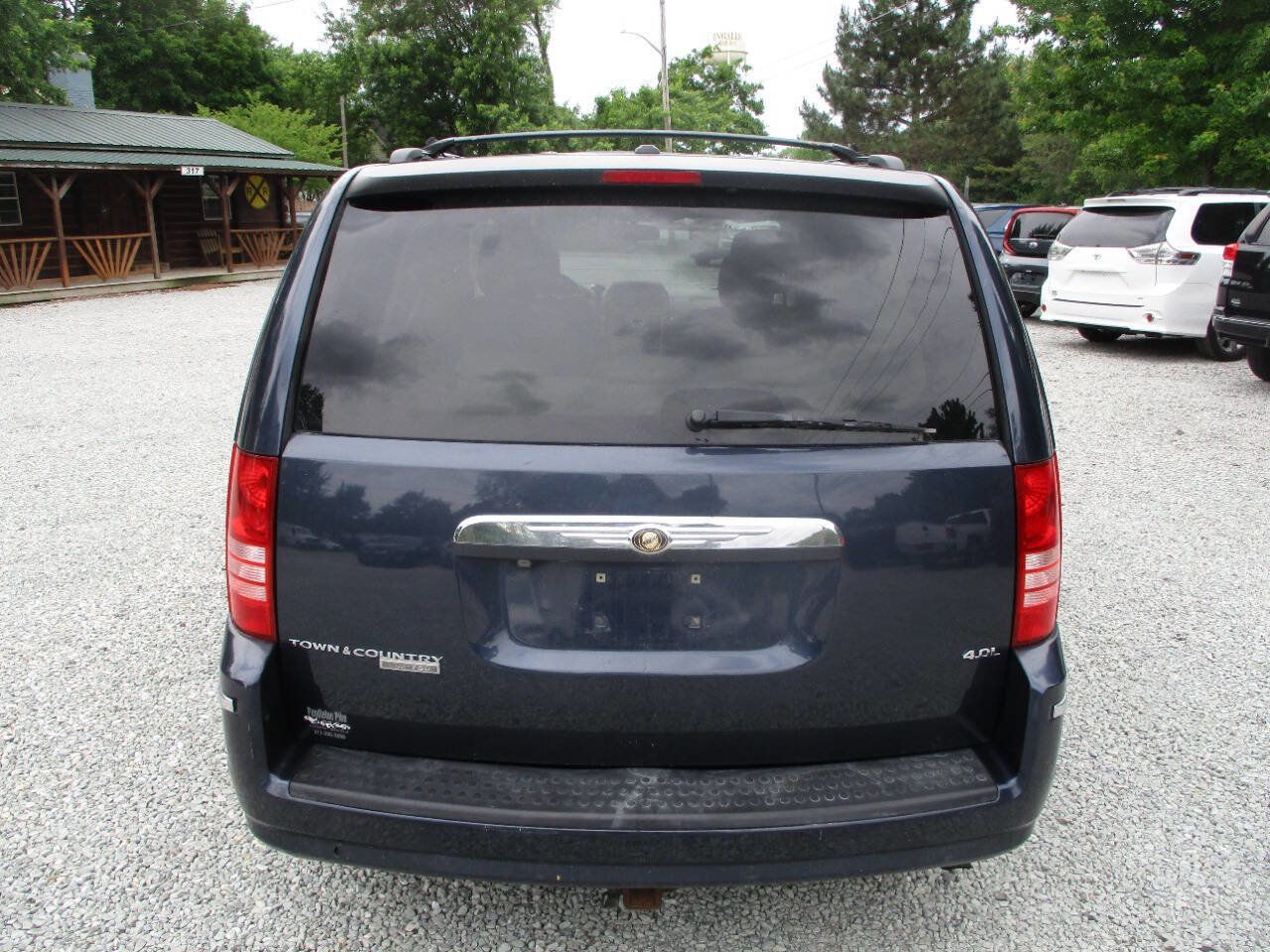 Used 2008 Chrysler Town & Country Limited w/ Entertainment Group #3 FWD image 4