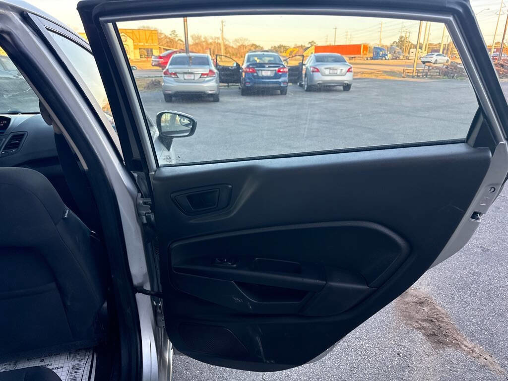 Used 2018 Ford Fiesta SE image 16