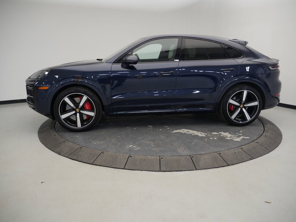 Certified 2024 Porsche Cayenne Turbo image 2
