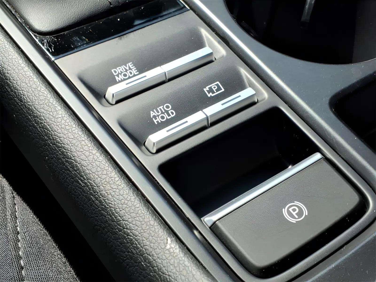 Certified 2025 Hyundai Sonata SE image 17