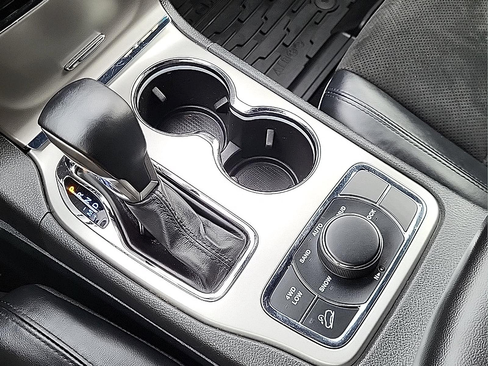 Used 2019 Jeep Grand Cherokee Altitude AWD/4WD image 28