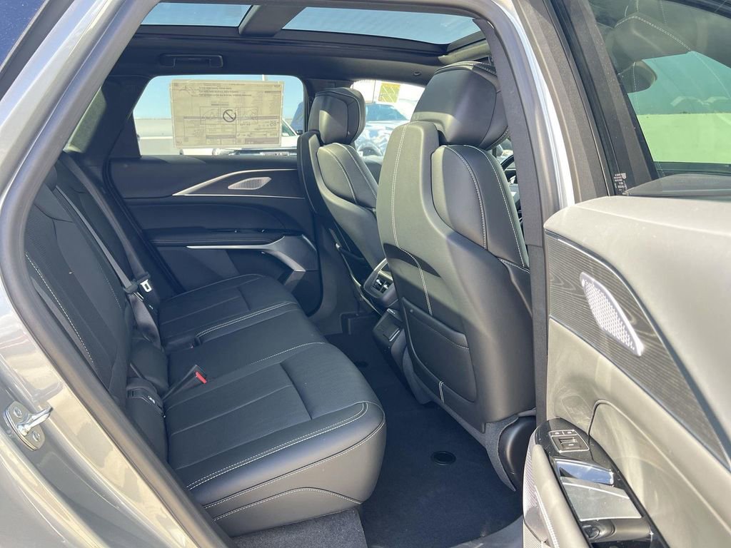 New 2025 Cadillac Lyriq Sport image 33