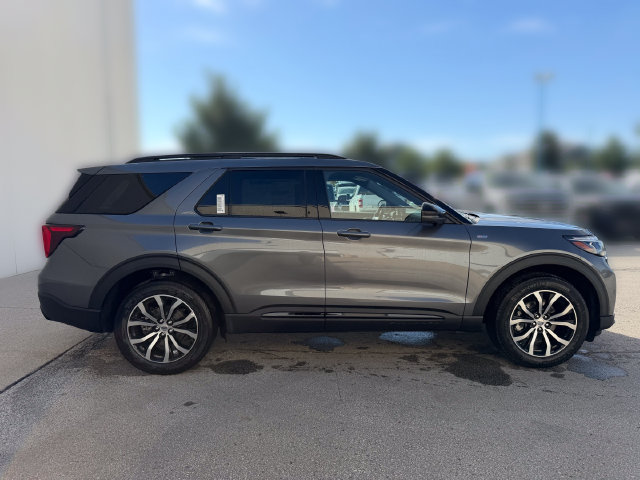 New 2027 Ford Explorer ST-Line AWD/4WD image 4