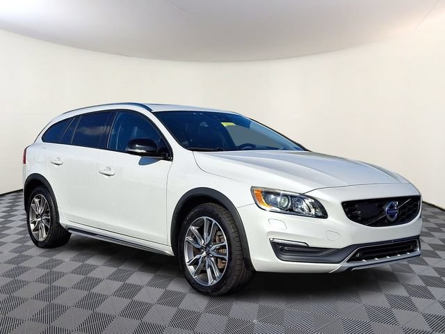 Used 2016 Volvo V60 T5 Cross Country Platinum AWD/4WD image 1