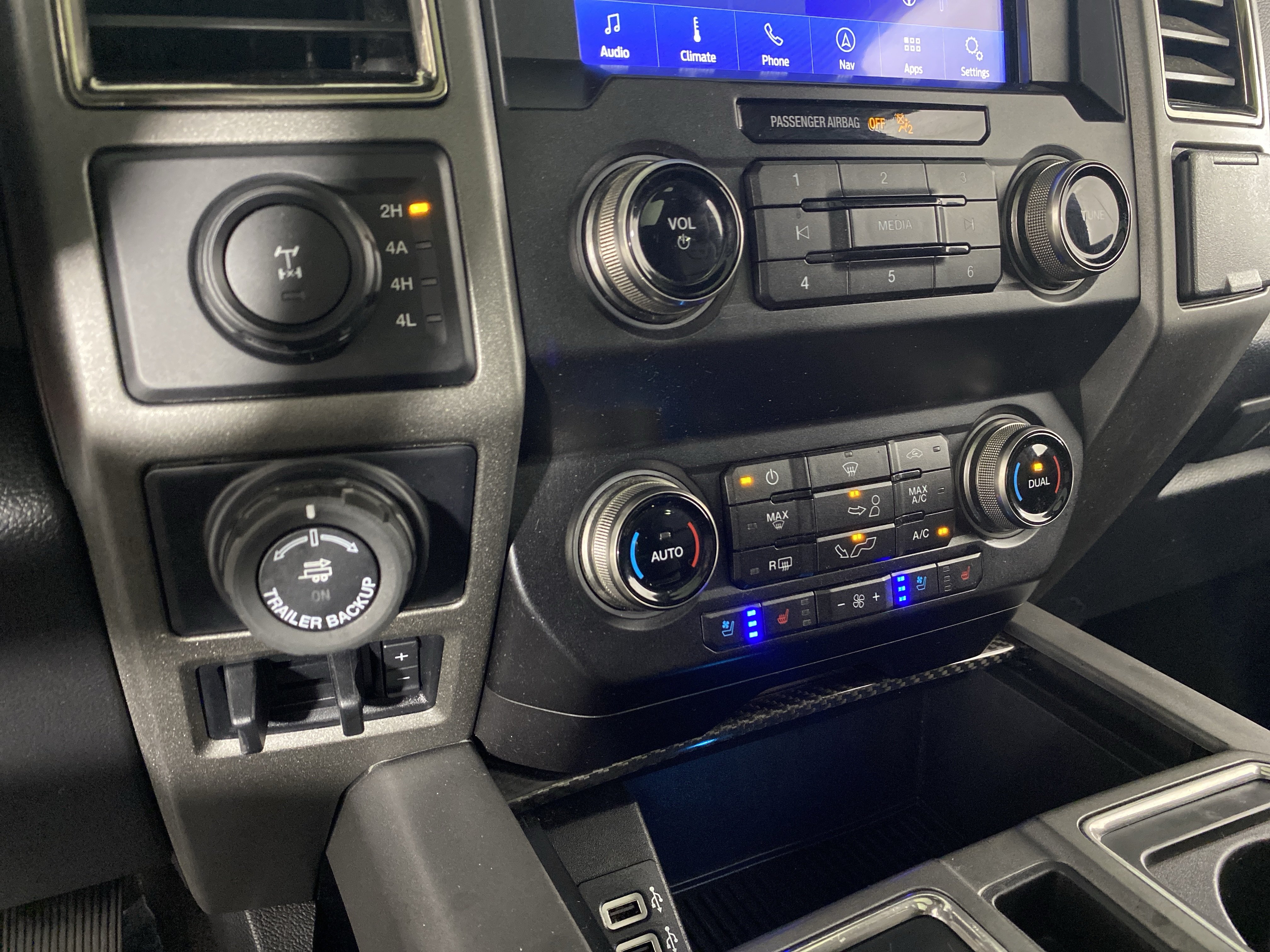 Used 2019 Ford F150 Raptor w/ Equipment Group 802A Luxury AWD/4WD image 29