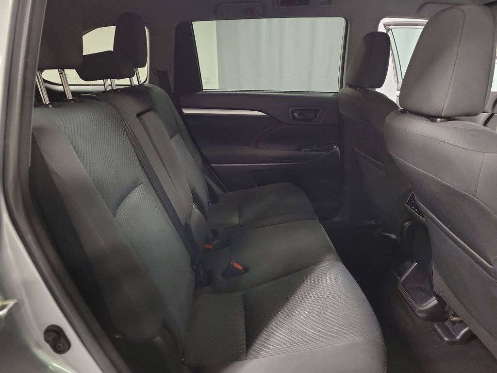 Used 2018 Toyota Highlander LE image 21
