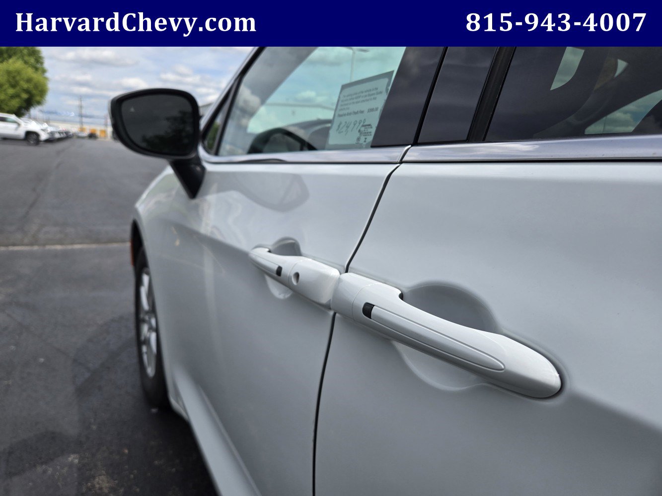 Used 2023 Chrysler Pacifica Touring-L FWD image 37