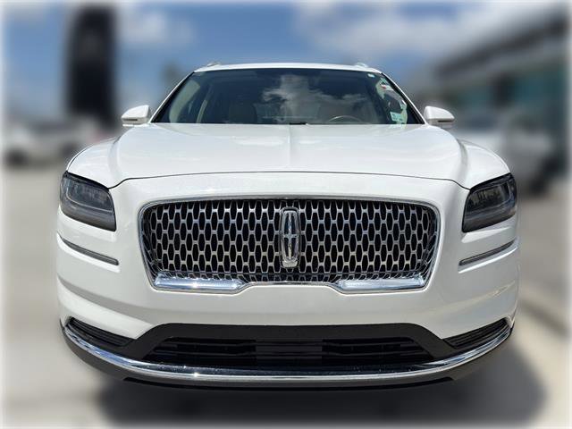 Used 2022 Lincoln Nautilus FWD image 2