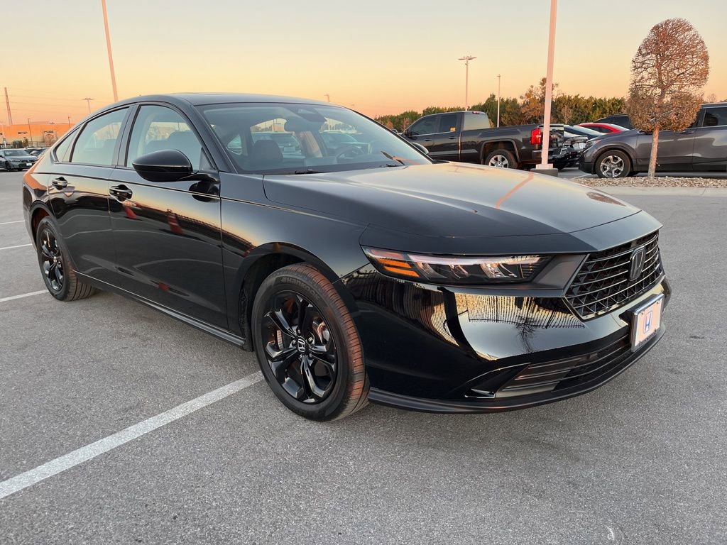 Used 2025 Honda Accord SE image 3