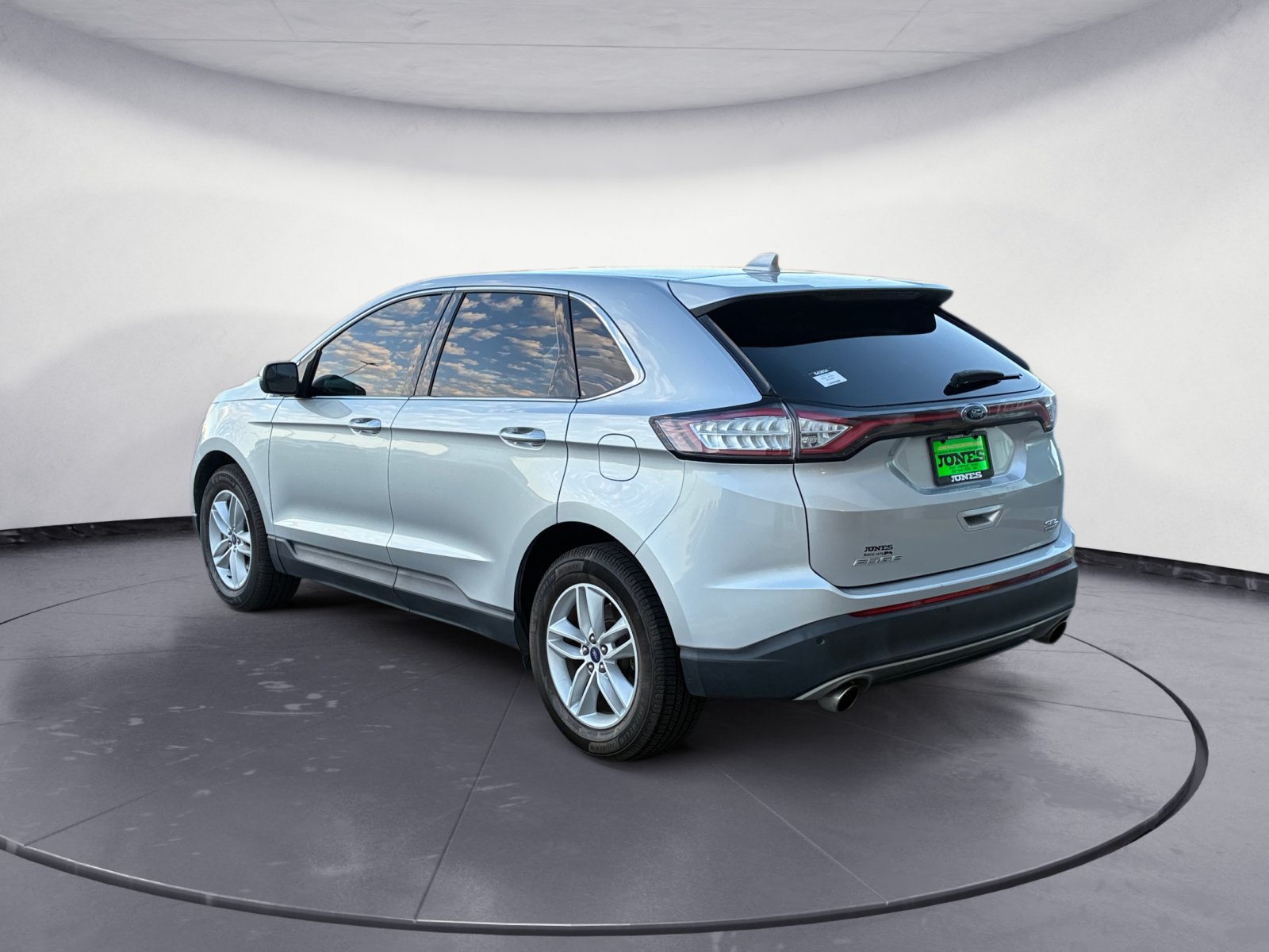 Used 2018 Ford Edge SEL w/ Equipment Group 201A FWD image 4