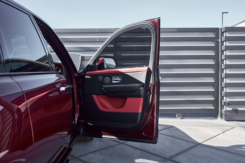 Used 2022 Rolls-Royce Cullinan Black Badge image 20