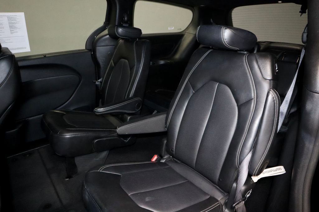 Used 2025 Chrysler Pacifica Select FWD image 21
