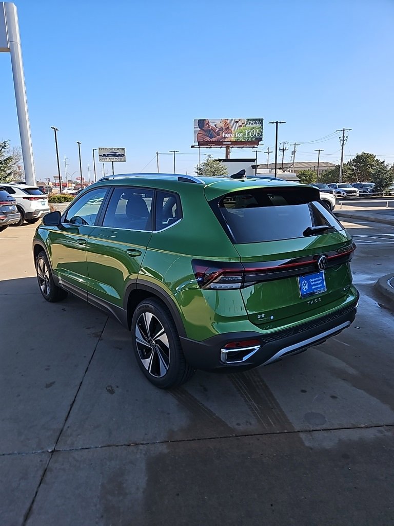 New 2026 Volkswagen Taos SE image 7