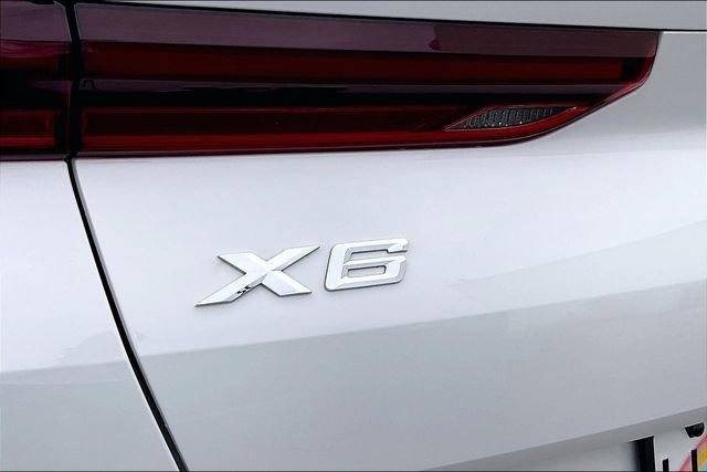 Used 2020 BMW X6 xDrive40i w/ Executive Package image 29