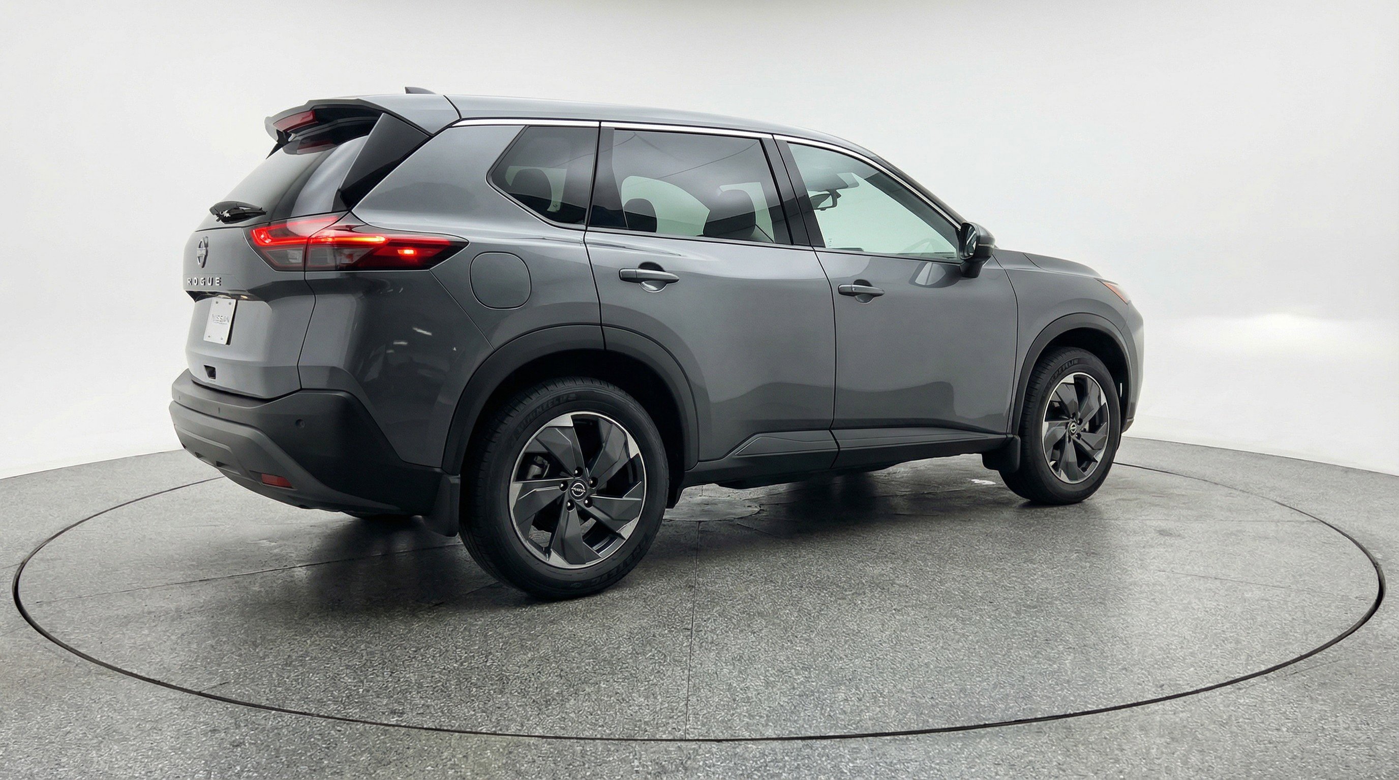 Used 2025 Nissan Rogue SV image 9
