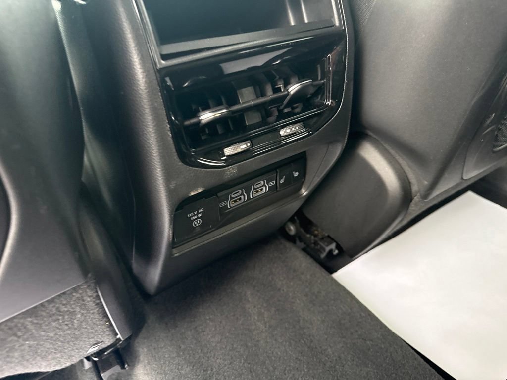 Used 2023 Jeep Grand Cherokee Limited AWD/4WD image 34