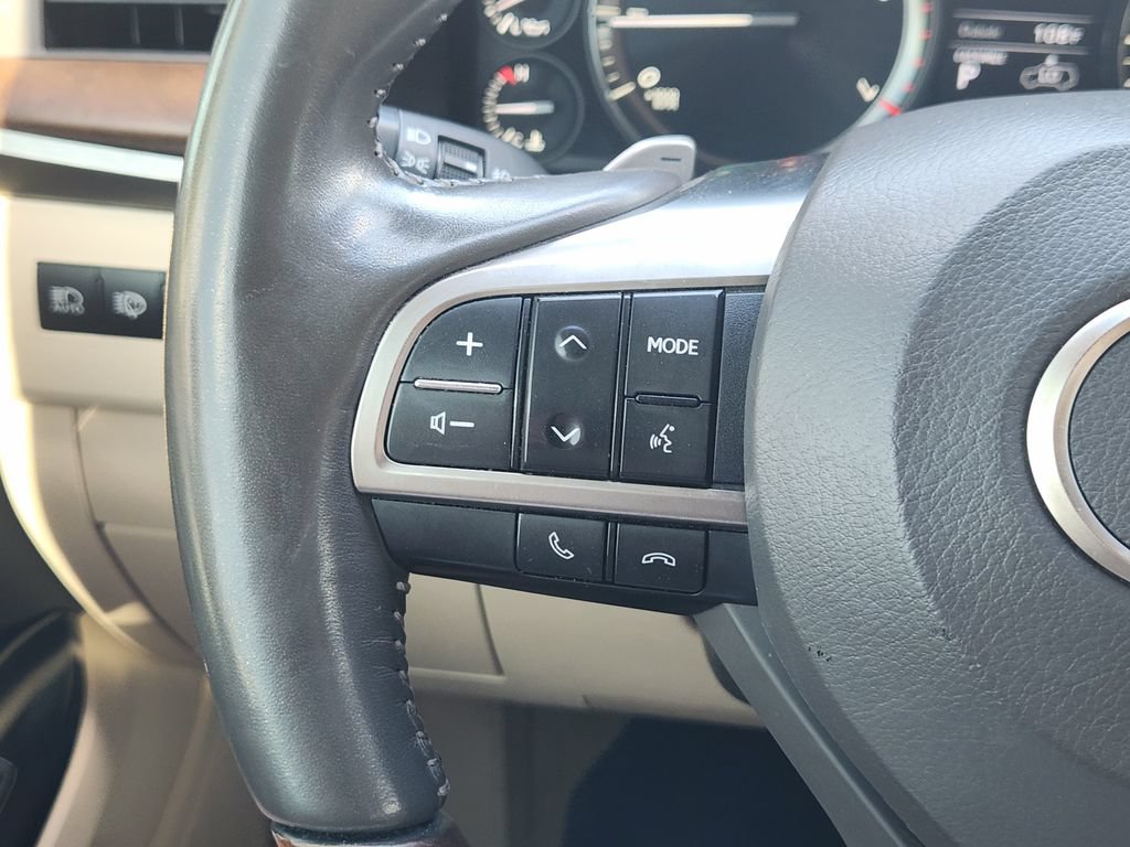Used 2021 Lexus LX 570 4WD w/ Luxury Package image 28