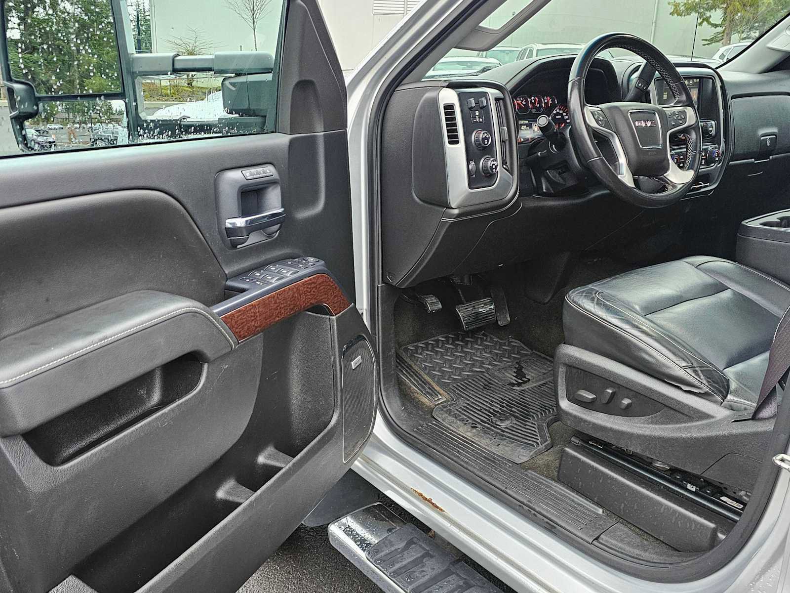Used 2015 GMC Sierra 3500 SLT w/ Duramax Plus Package image 19