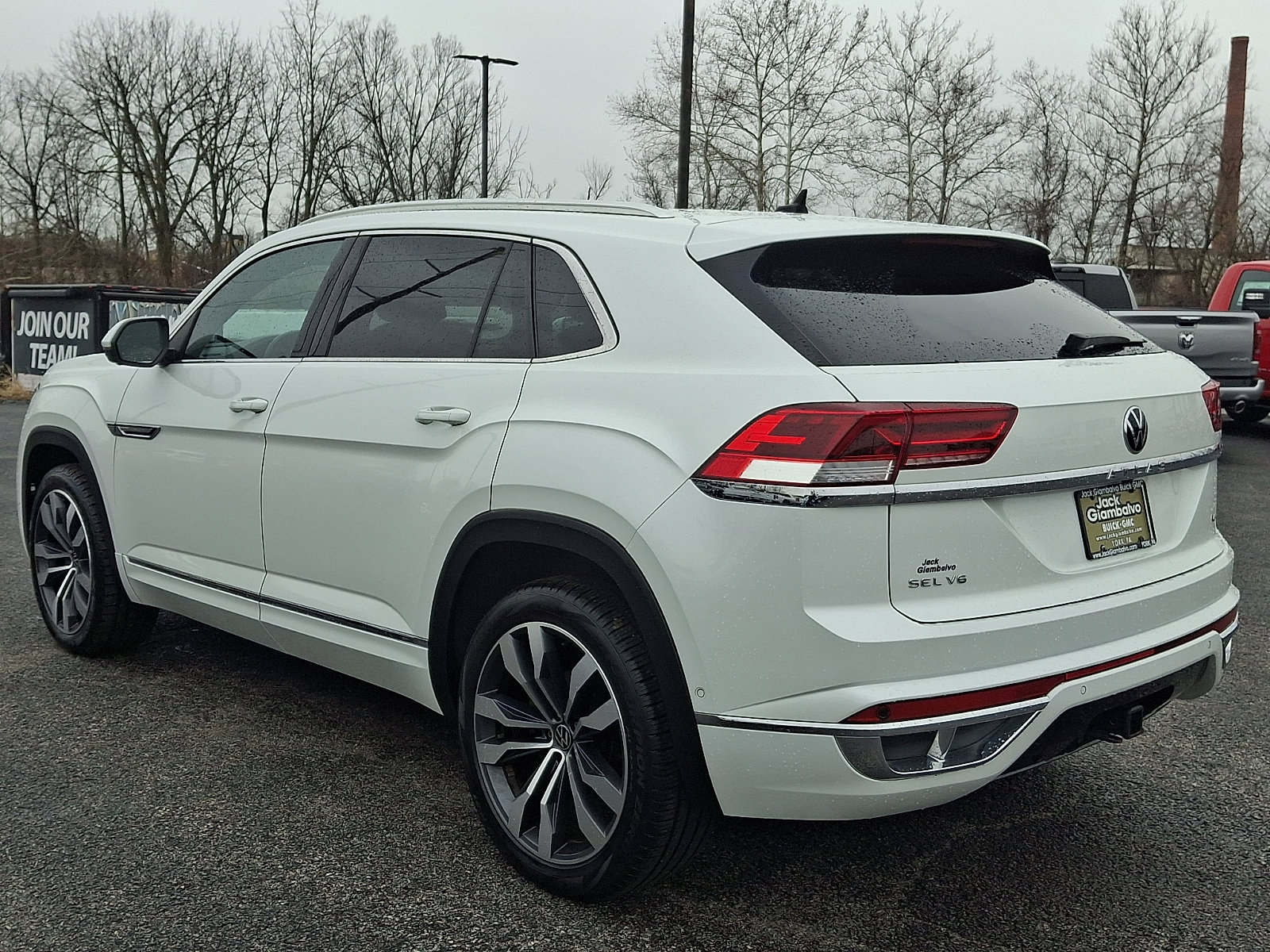 Used 2023 Volkswagen Atlas Cross Sport SEL Premium R-Line image 5