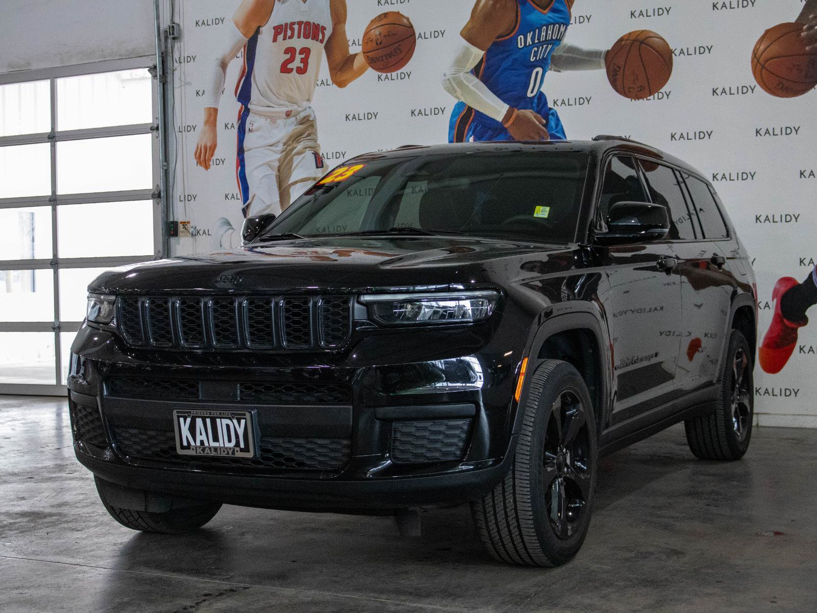 Used 2023 Jeep Grand Cherokee L Laredo AWD/4WD image 20