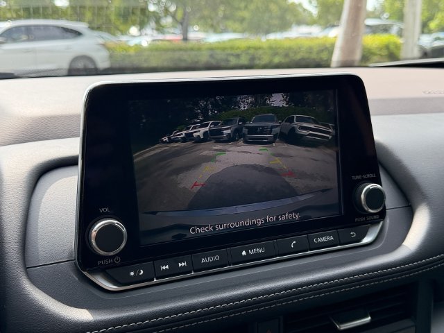 Used 2023 Nissan Rogue SV FWD image 21