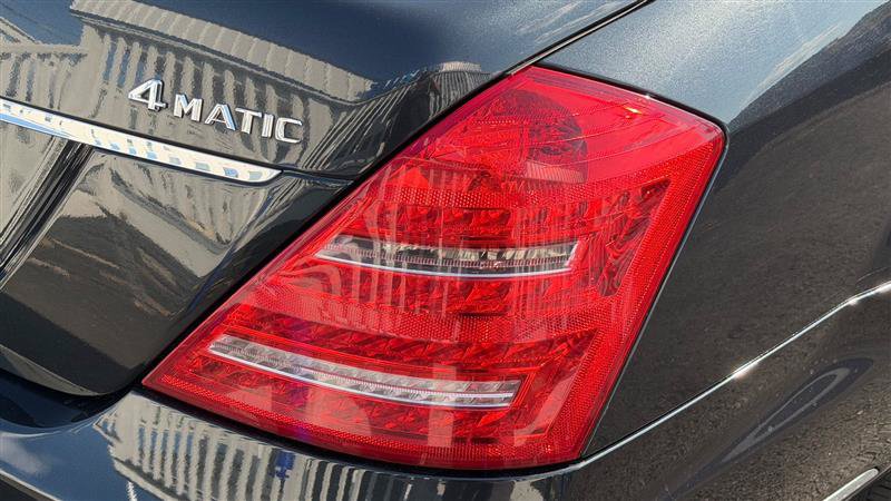 Used 2012 Mercedes-Benz S 550 4MATIC image 13