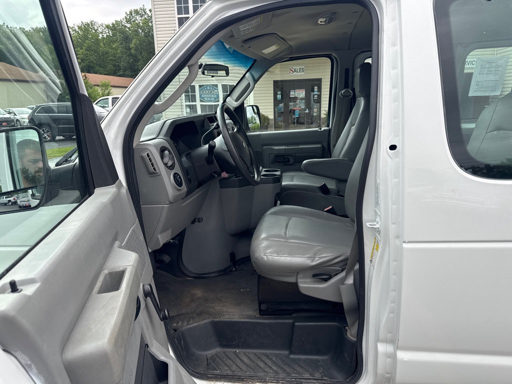 Used 2013 Ford E-350 and Econoline 350 XL RWD image 10