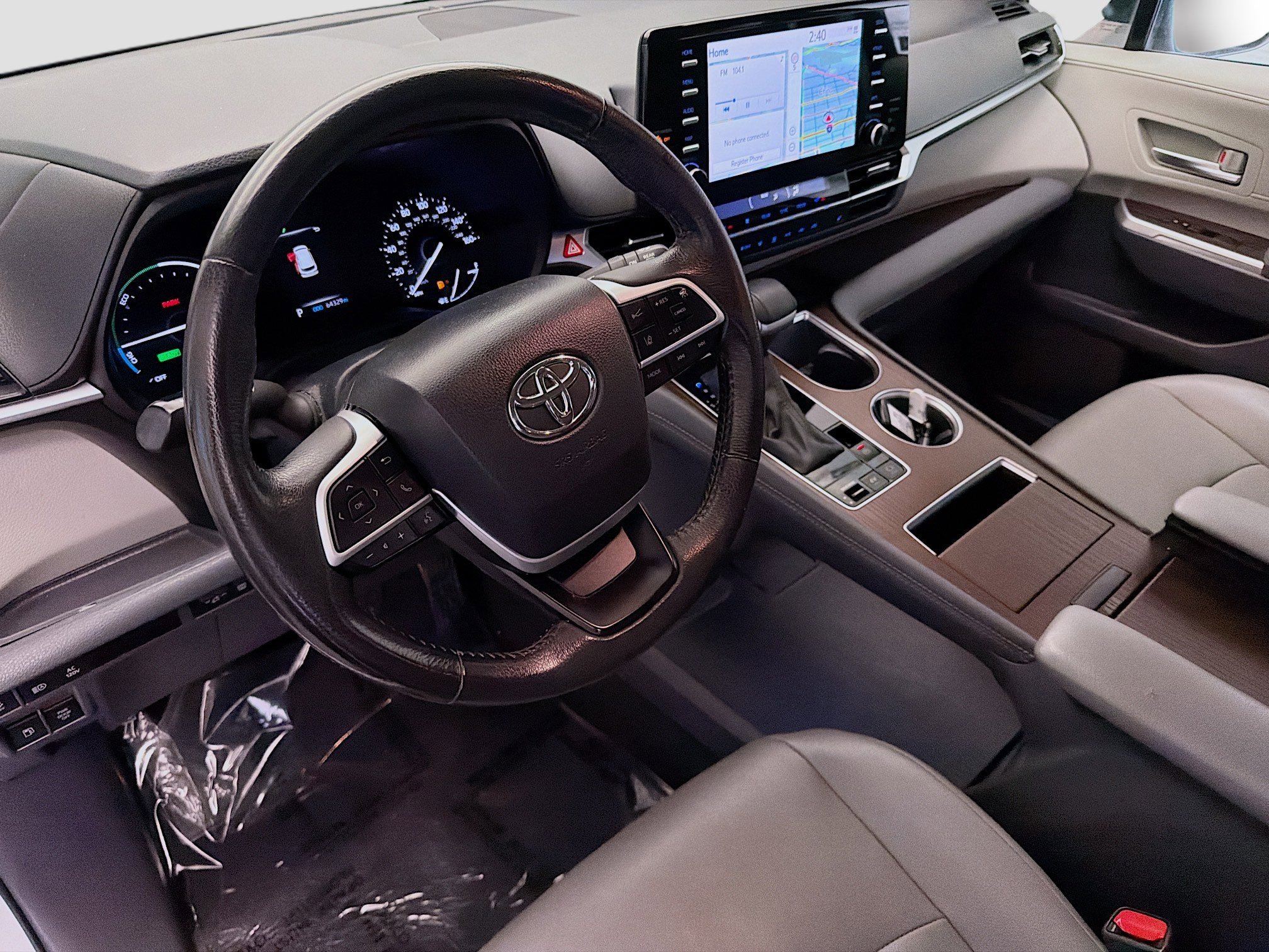 Used 2024 Toyota Sienna XLE w/ XLE Plus Package image 7