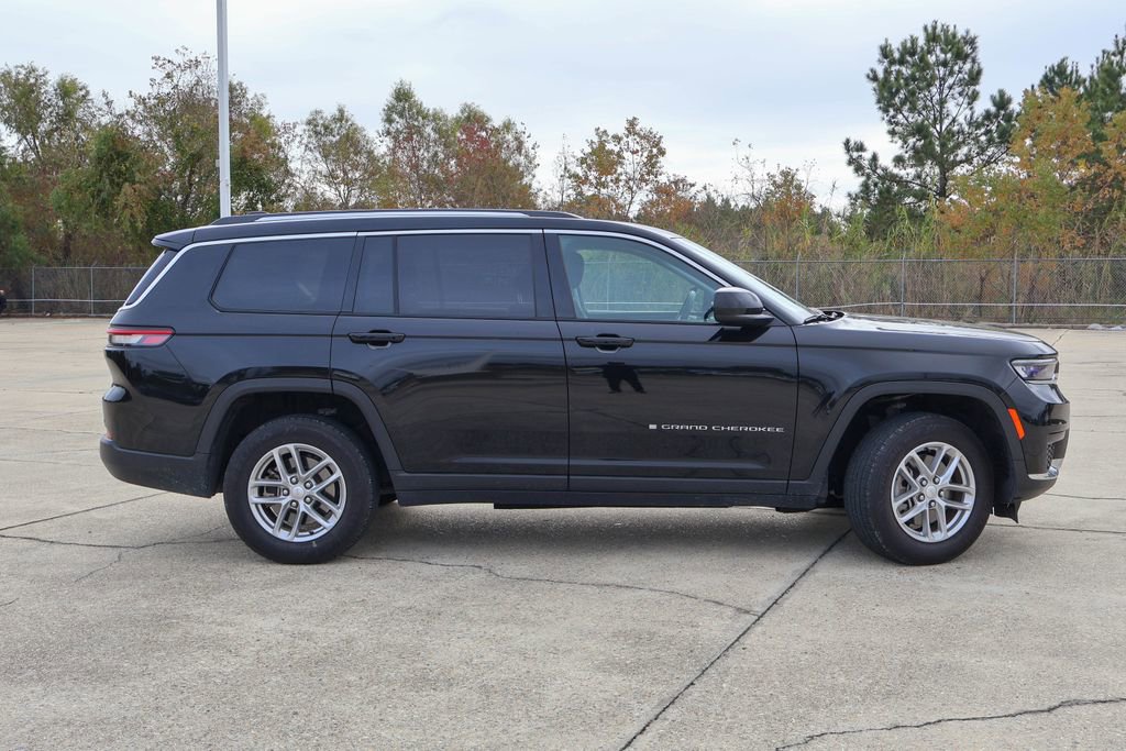 Used 2023 Jeep Grand Cherokee L Laredo image 2