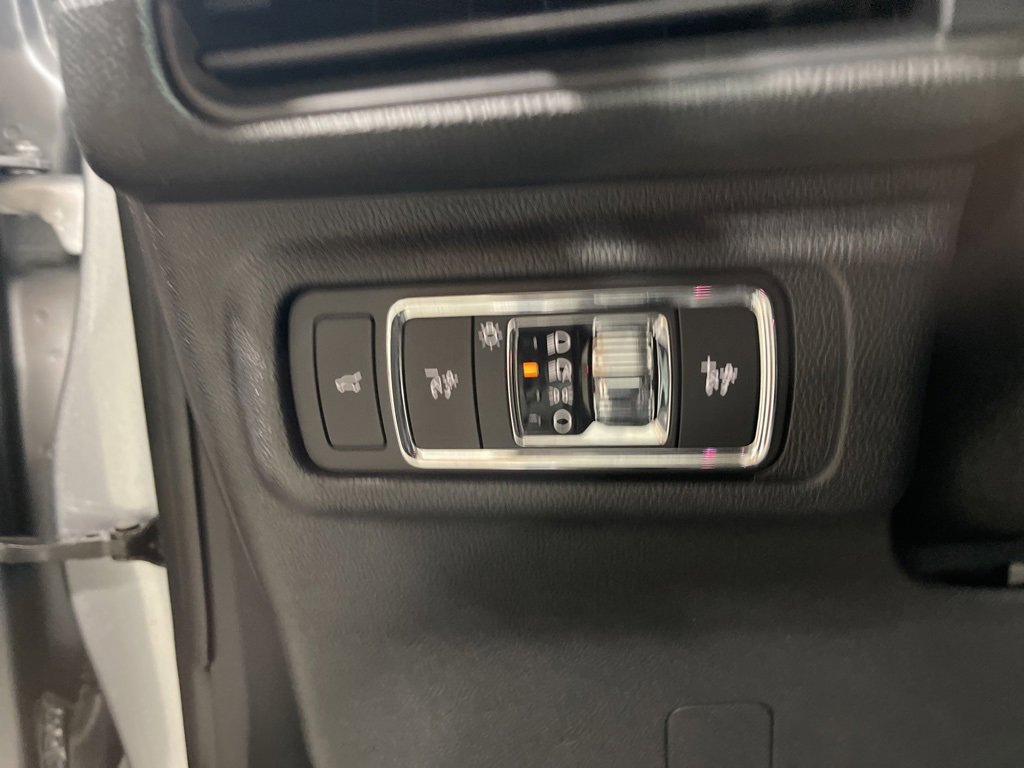 Used 2024 Lincoln Corsair Reserve w/ Equipment Group 201A image 24